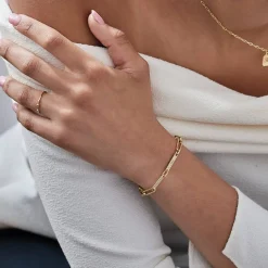 Ivy Name Paperclip Chain Bracelet with Diamonds - Gold Vermeil