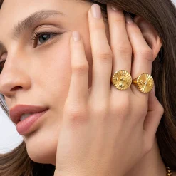 Tyra Initial Medallion Ring with Diamond - Gold Vermeil