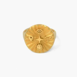 Tyra Initial Medallion Ring - Gold Vermeil